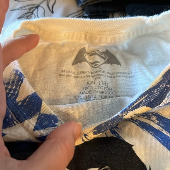 Boys DC tshirt - Picture 2 of 2